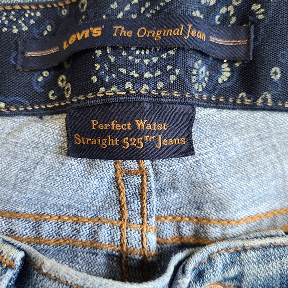 (1468) Levi Strauss Woman's Perfect Waist  525 Blue Jeans, Size: 8M Color: Blue - Picture 12 of 15